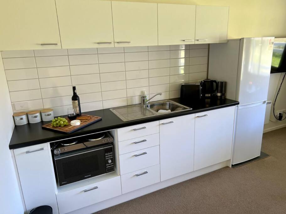 Unit A9, Adorable Holiday Unit With Stunning Views Otematata Exteriör bild